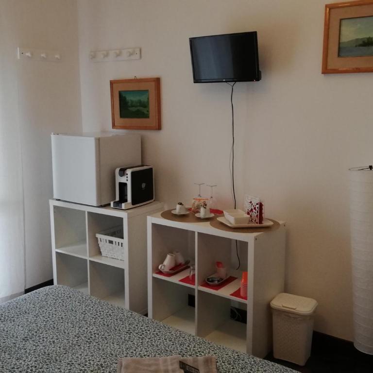 Leonardo Rome Holidays - Double Room with Private External Bathroom - 5