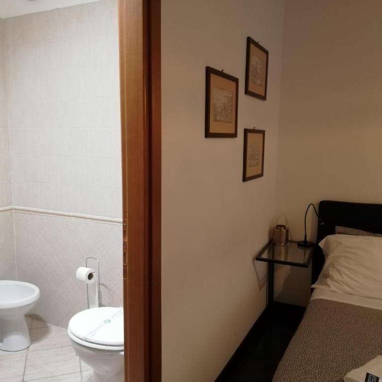 Leonardo Rome Holidays - King Room with Balcony - 11