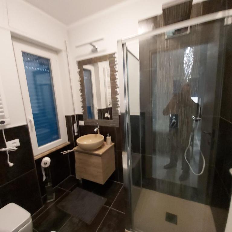 ELEGANTISSIMO APPARTAMENTO DIRETTAMENTE SUL MARE SPIAGGIA LE GHIAIE 6 posti letto - Three-Bedroom Apartment - 12