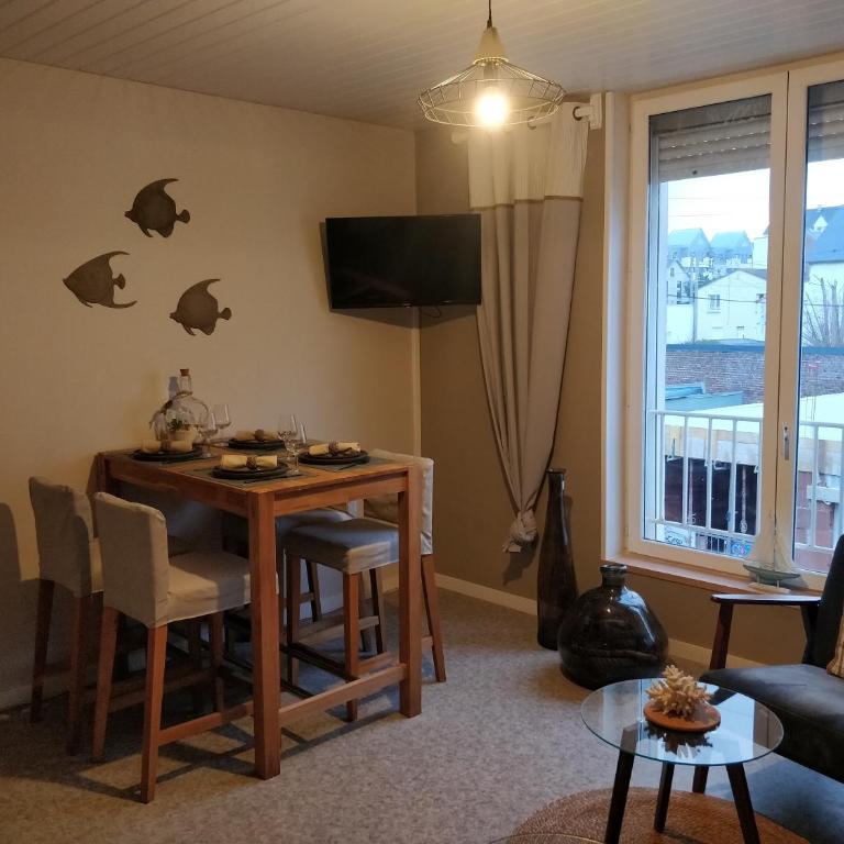 LES JACINTHES - Two-Bedroom Apartment - 1