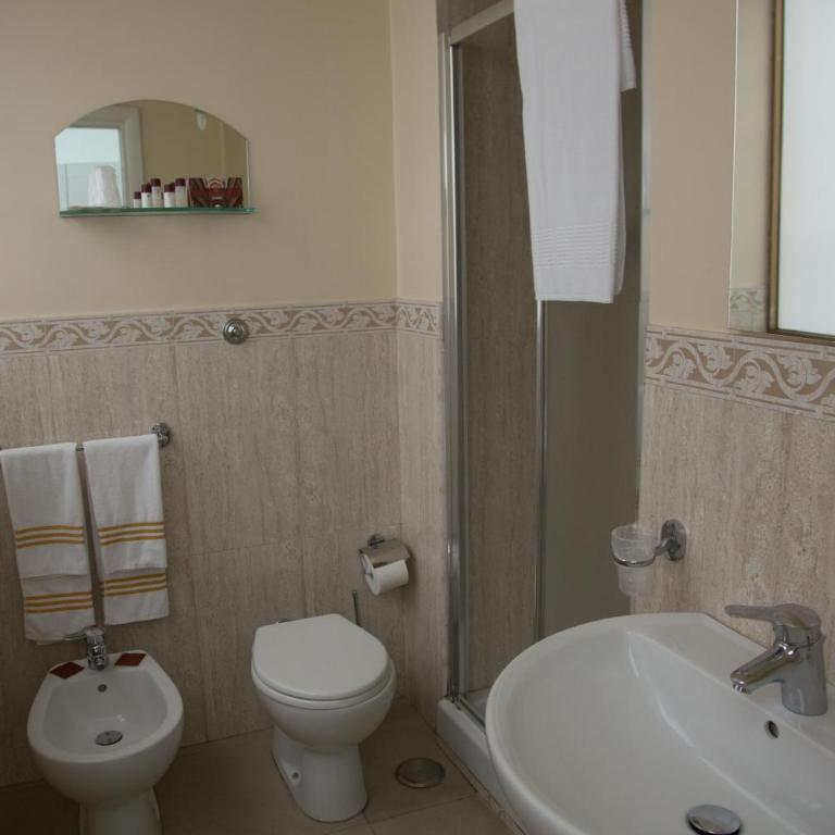 B&B Art Suite Santa Brigida - Camera Matrimoniale Economy - 3