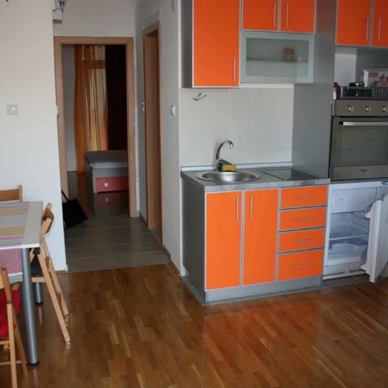 Belvedere Apartments - One-Bedroom Apartment with Balcony and Sea View - 3