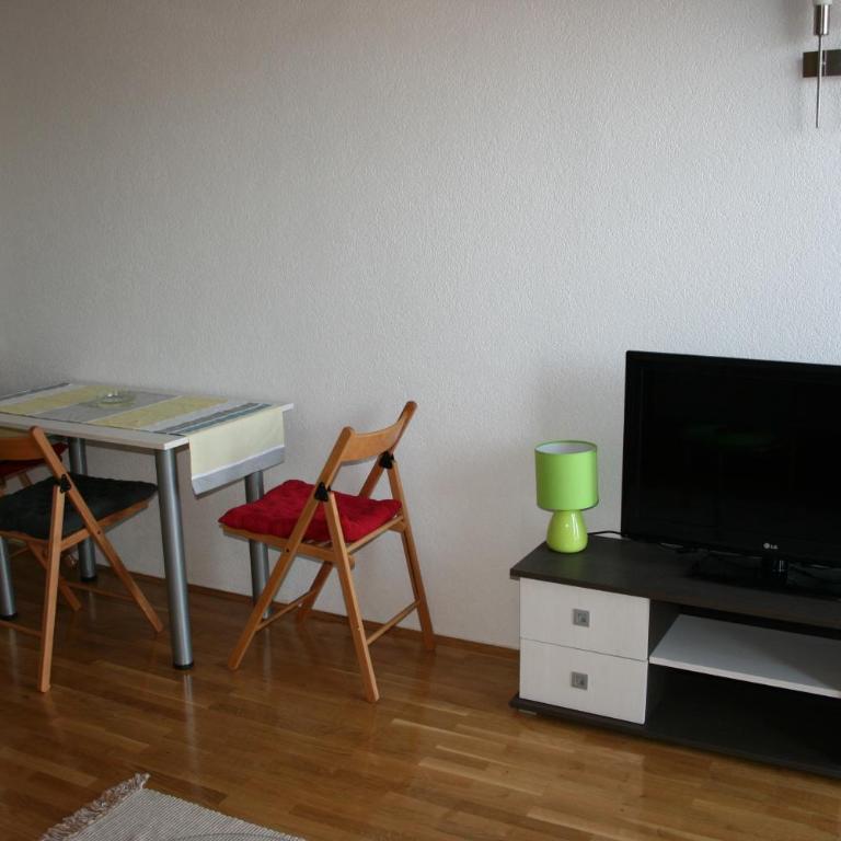 Belvedere Apartments - One-Bedroom Apartment with Balcony and Sea View - 9