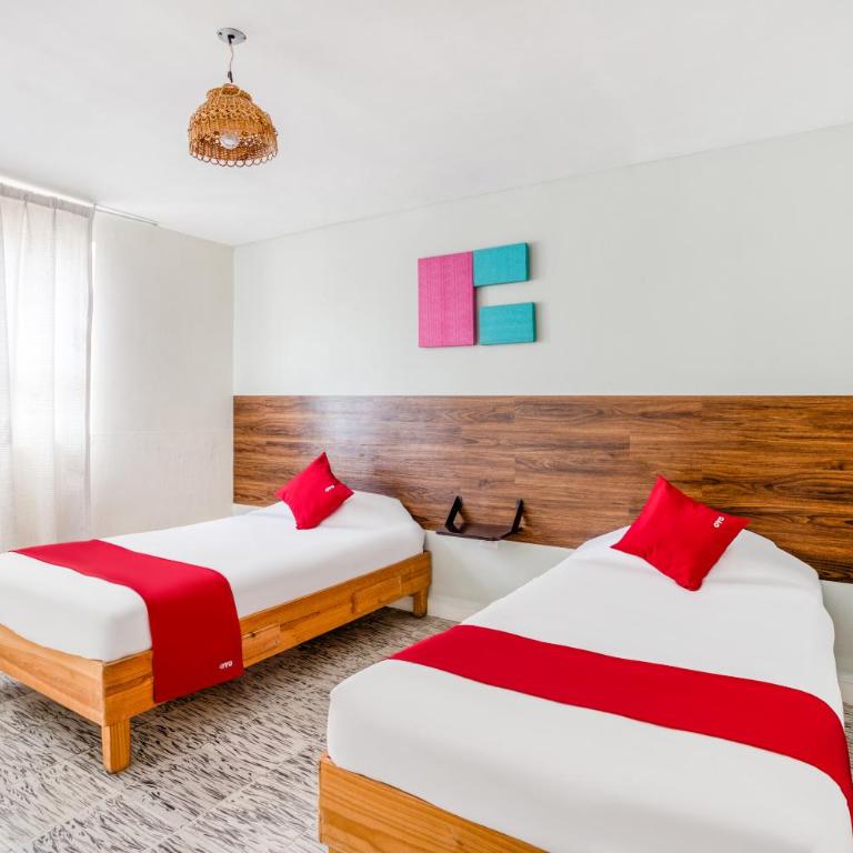 Hotel Suites Puebla - Habitación Cuádruple Estándar - 12