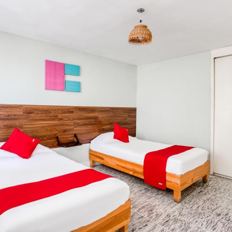 Hotel Suites Puebla - Habitación Cuádruple Estándar - 11