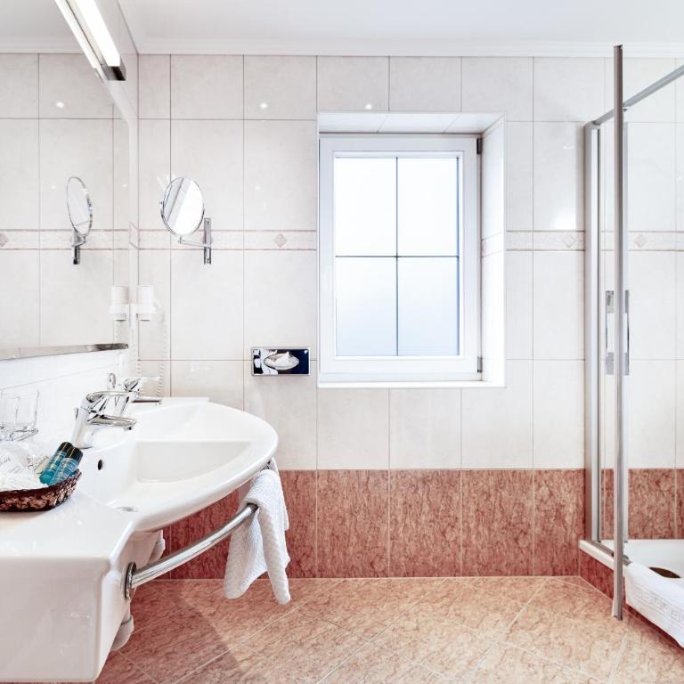 Alpine Hideaway ZILLERTALERHOF - 4 Sterne Superior - Familiensuite - 6