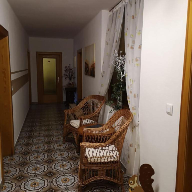Ferienwohnungen Pirker - Apartment mit Blick auf die Berge - 17