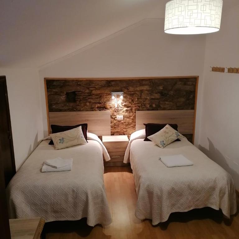 Hostal Forest - Habitación Doble con baño privado - 2 camas - 7