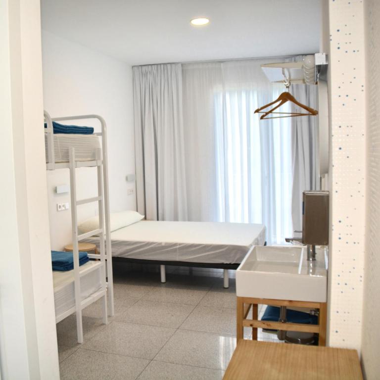 Loop INN Hostel Cartagena - Habitación Familiar con vistas a la montaña - 4