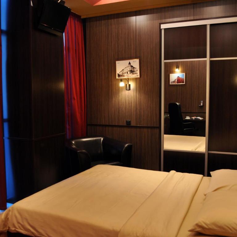 Hotel Fortuna - Dvokrevetna Soba sa Bračnim Krevetom - 10