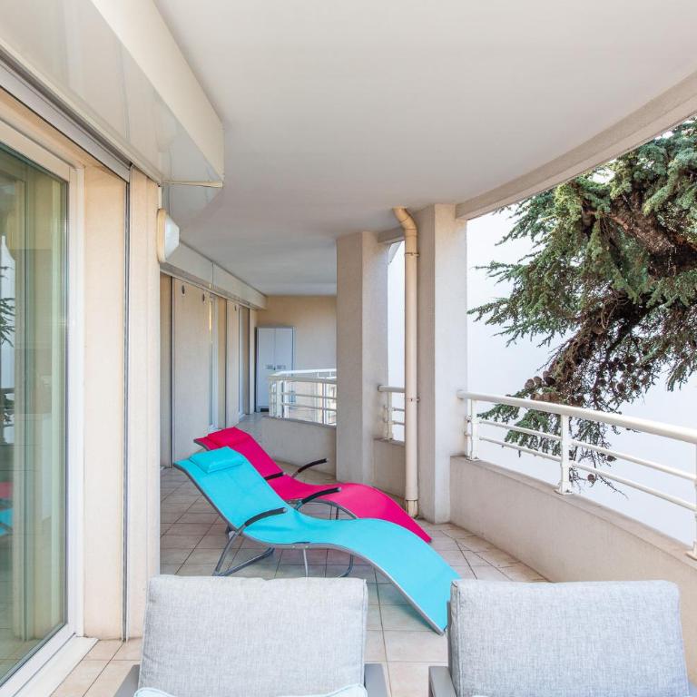 MARTINEZ HOTEL AREA: Modern 3 bedrooms w/ terrace - Apartment - 13
