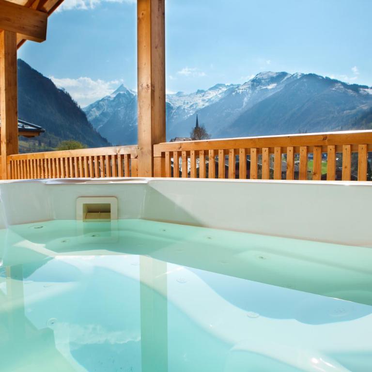 Auhof Wirtshaus & Suiten - Deluxe Suite mit Whirlpool-Badewanne und kostenfreiem Eintritt zum Tauern Spa - 1
