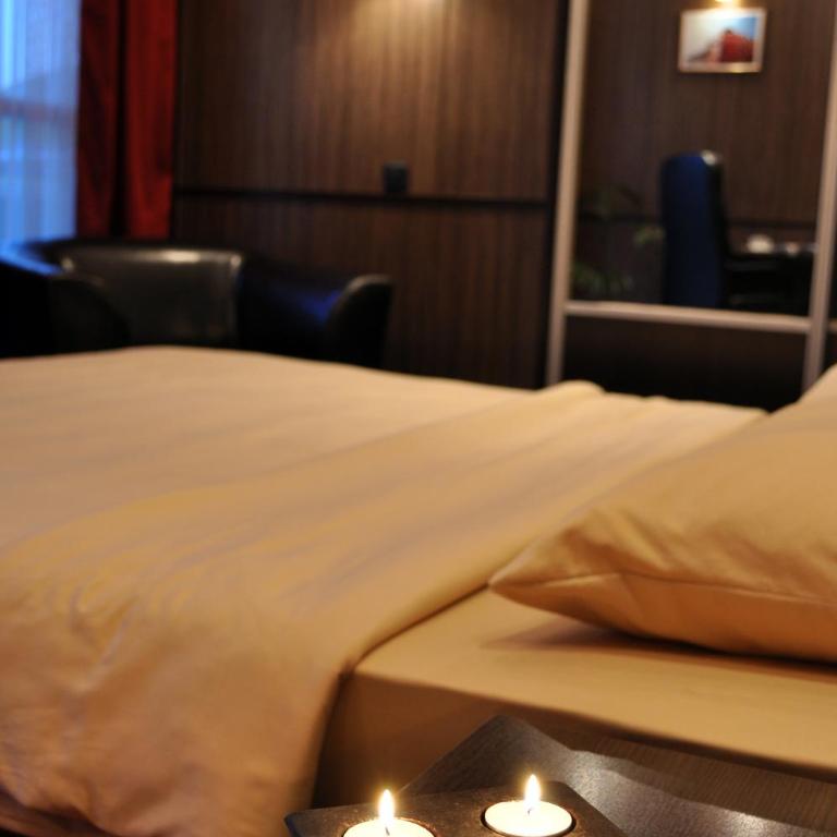 Hotel Fortuna - Dvokrevetna Soba sa Bračnim Krevetom - 12