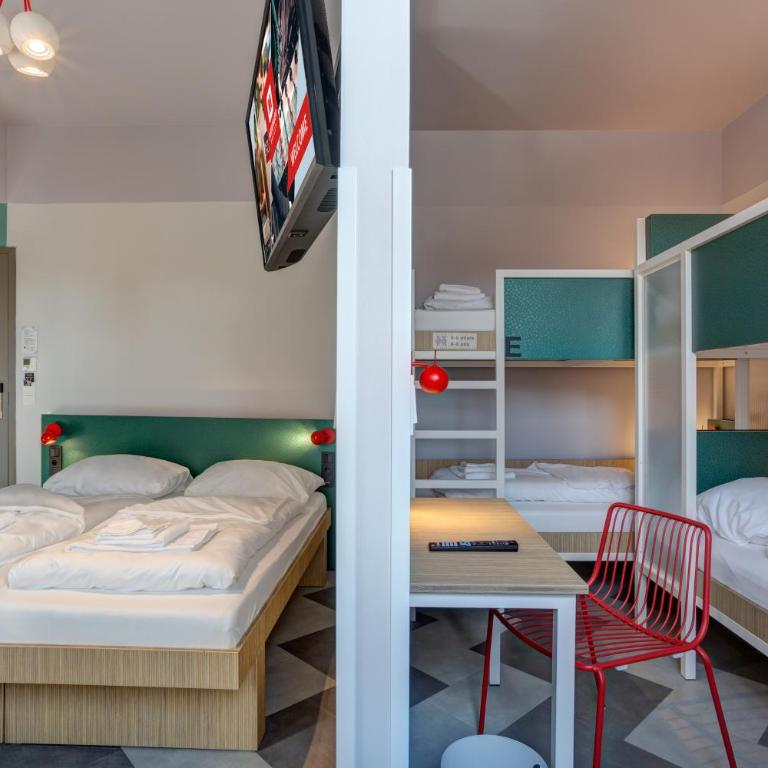 MEININGER Hotel Paris Porte de Vincennes - Habitación de 5 camas - 1