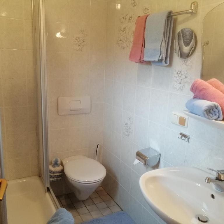 Gästehaus Marianndl - Doppelzimmer mit Balkon - 8