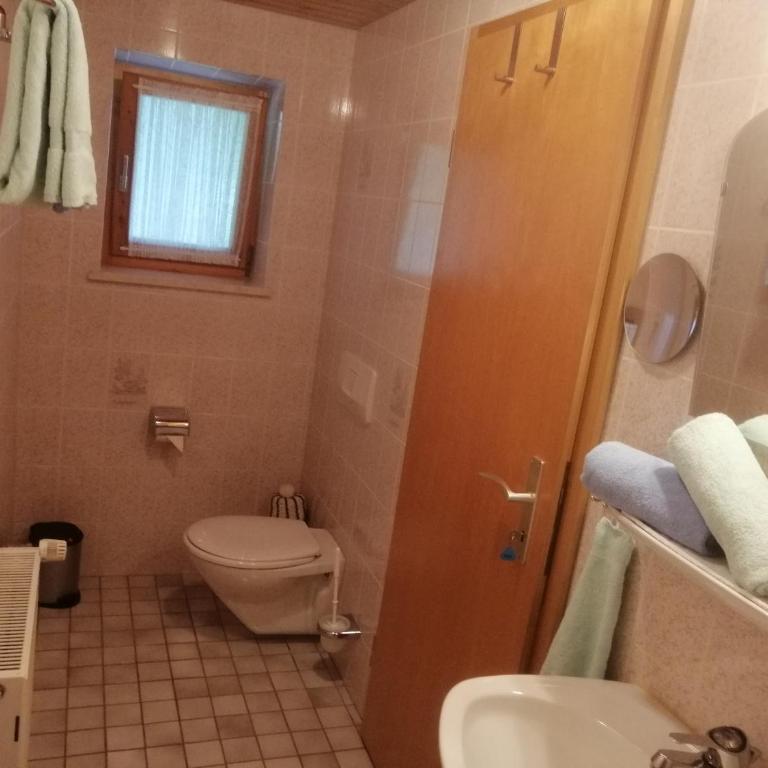 Gästehaus Marianndl - Doppelzimmer mit Balkon - 3