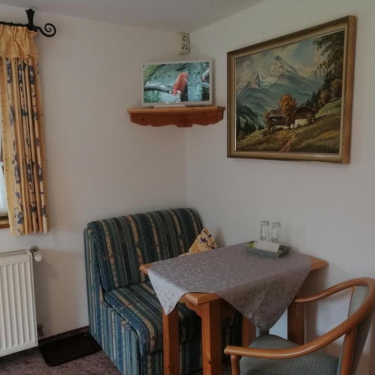 Gästehaus Marianndl - Doppelzimmer mit Balkon - 9