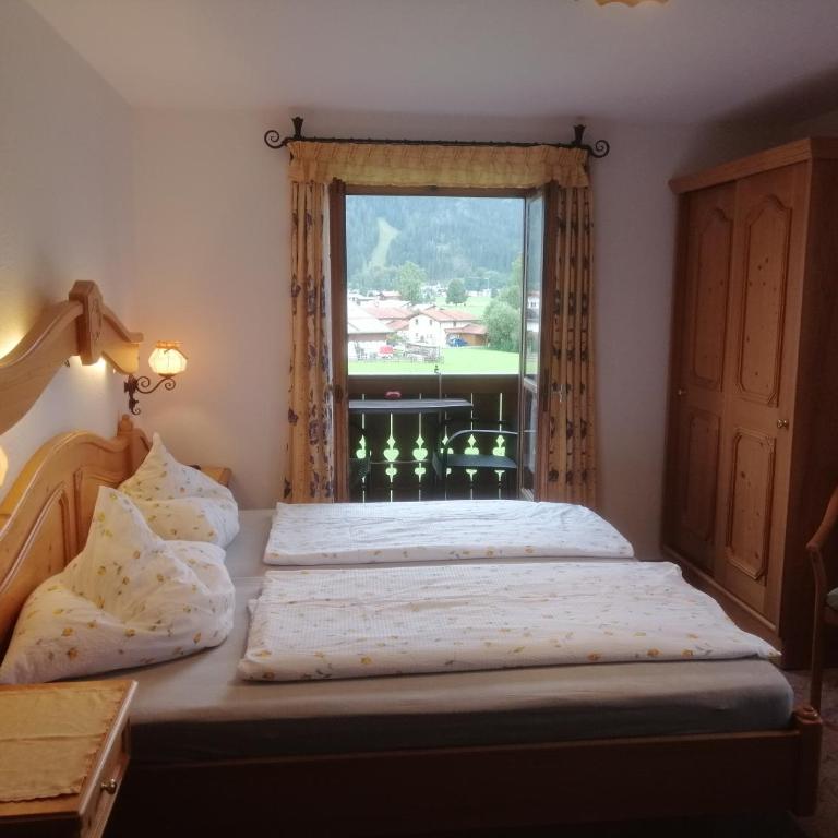 Gästehaus Marianndl - Doppelzimmer mit Balkon - 10