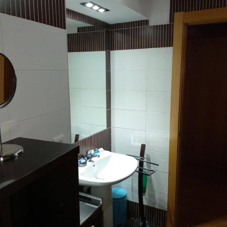 Agustina de Aragón - Three-Bedroom Apartment - 19