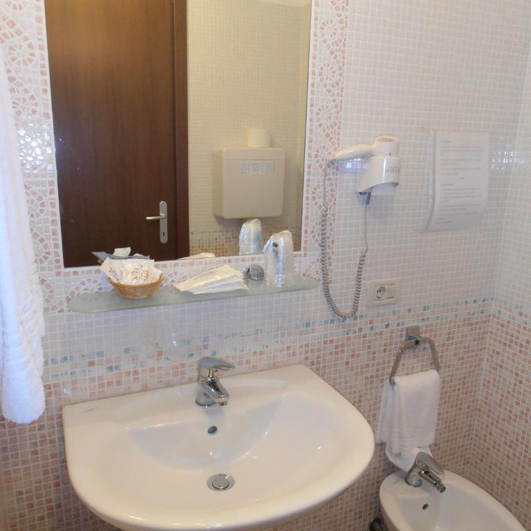Hotel Garnì Bartabel - Family Room (2 Adults + 2 Children) - 3