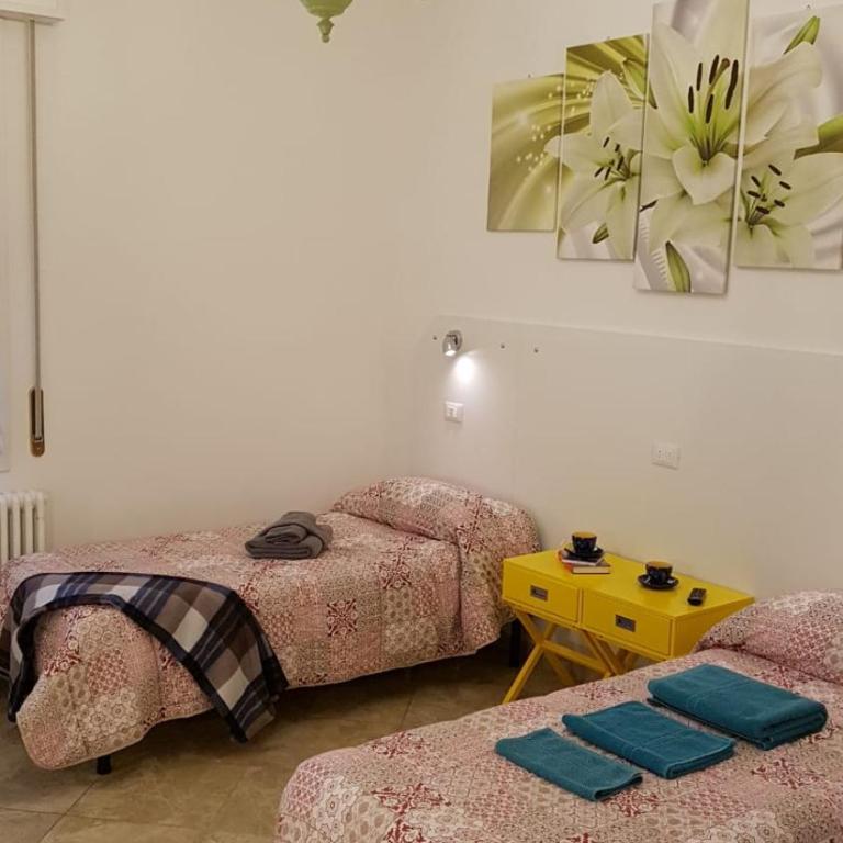Bed And Breakfast Corticella 24 - Camera Doppia con Letti Singoli con Bagno Privato - 8