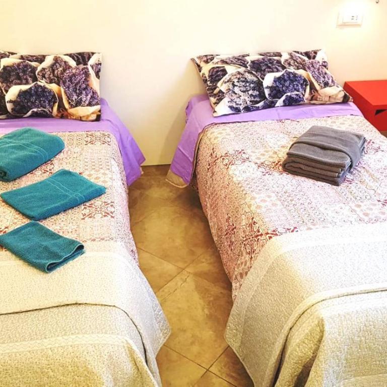 Bed And Breakfast Corticella 24 - Camera Doppia con Letti Singoli con Bagno Privato - 5