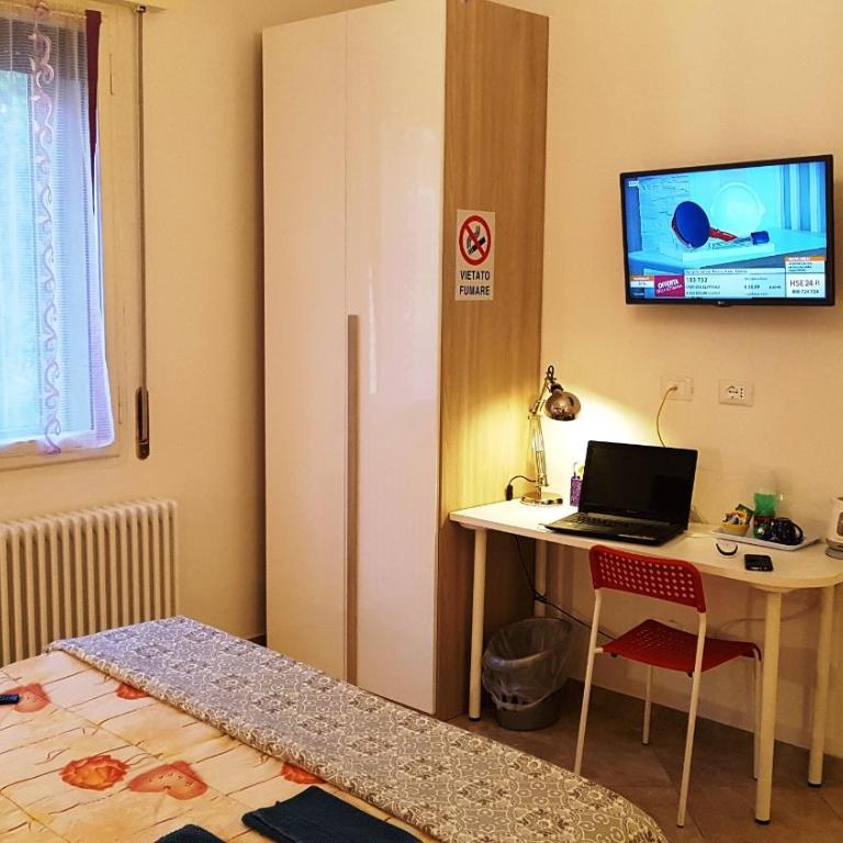 Bed And Breakfast Corticella 24 - Camera Doppia con Letti Singoli con Bagno Privato - 4