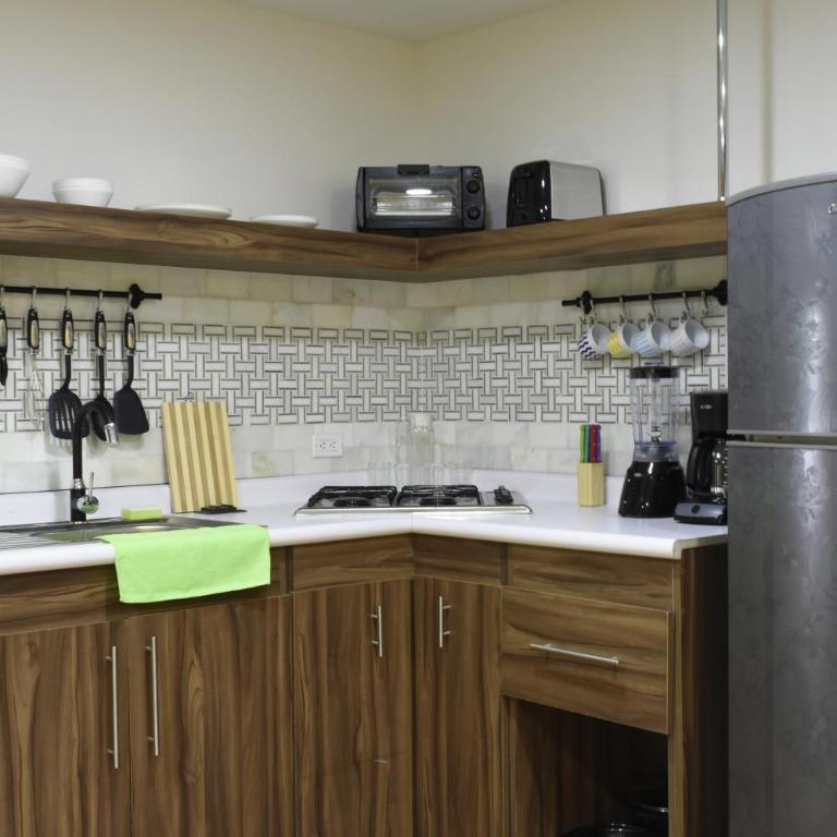 TJ Border Suites by Hosted by Me - Apartment - Split Level - 4