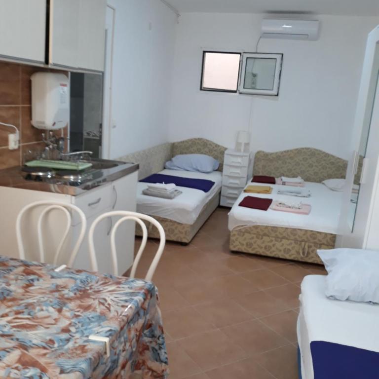 Apartments Jovanic with 2 bedrooms - Studio - 5