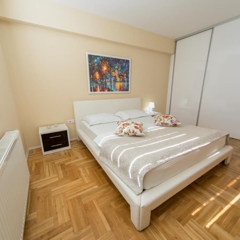 F Apartmani Kragujevac - Two-Bedroom Apartment with Sauna - 22