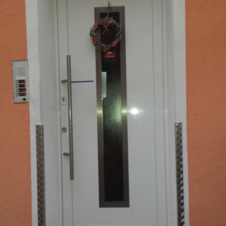 Schöner wohlfühlen in Augsburg 2 zimmer apartment zentral bis zu 4 personen - Appartement - 39