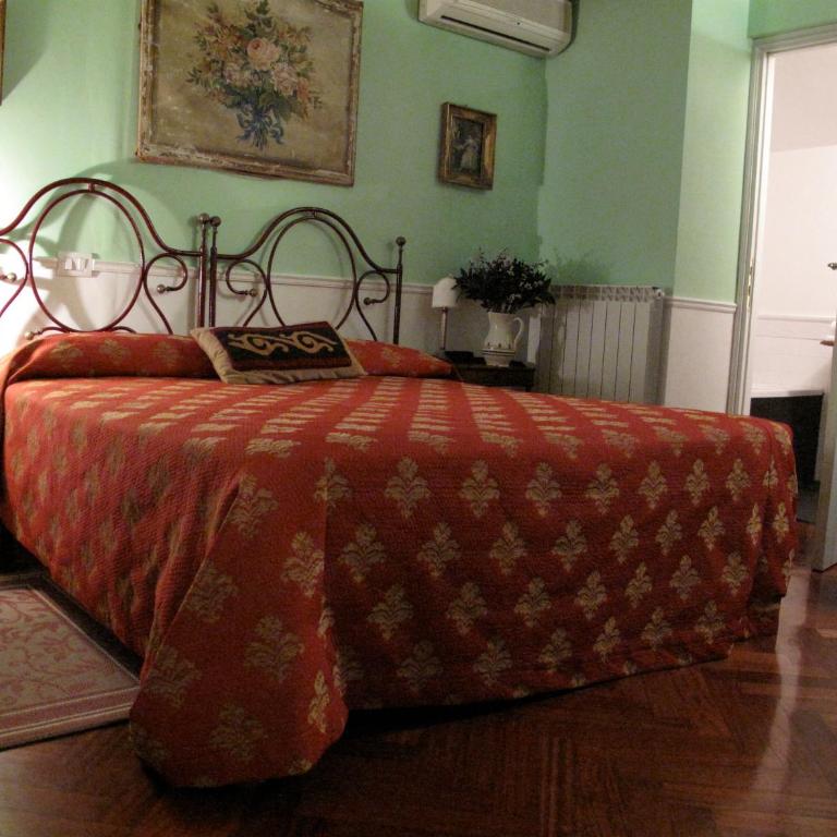 Guest House Arco Dei Tolomei - Standard Double Room - 1