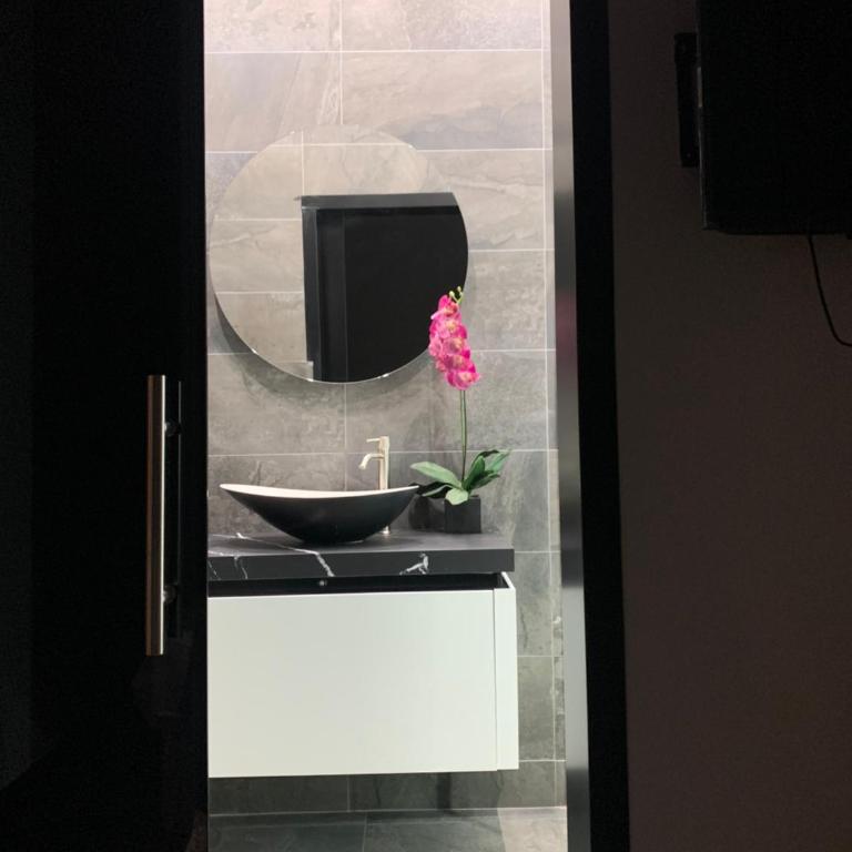 San Fernando 24 - One-Bedroom Apartment with Spa Bath - 16