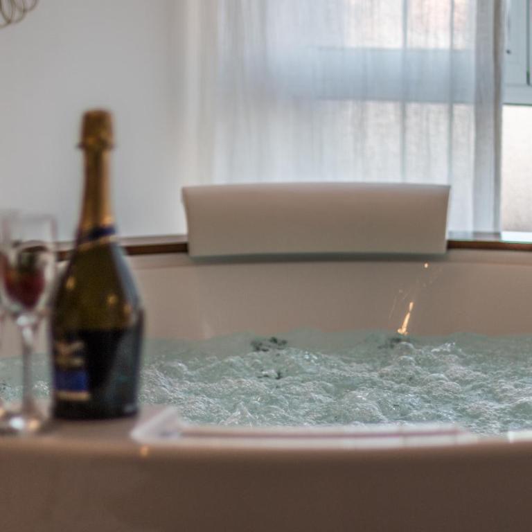 4 Star Suite SPA - Self Check-In - Private Spa Suite with Sauna - 30