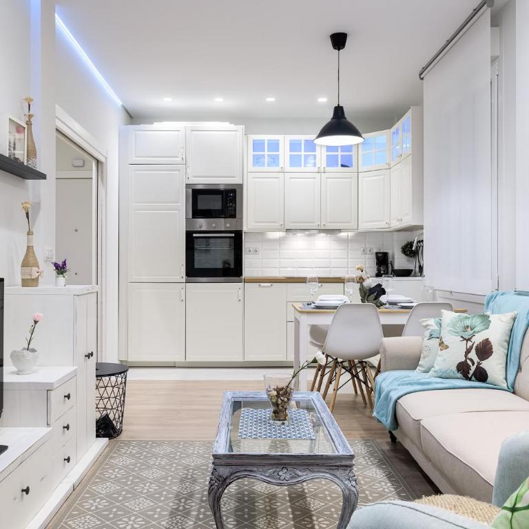 Bilbao Centro con opción de Parking - Three-Bedroom Apartment - 1