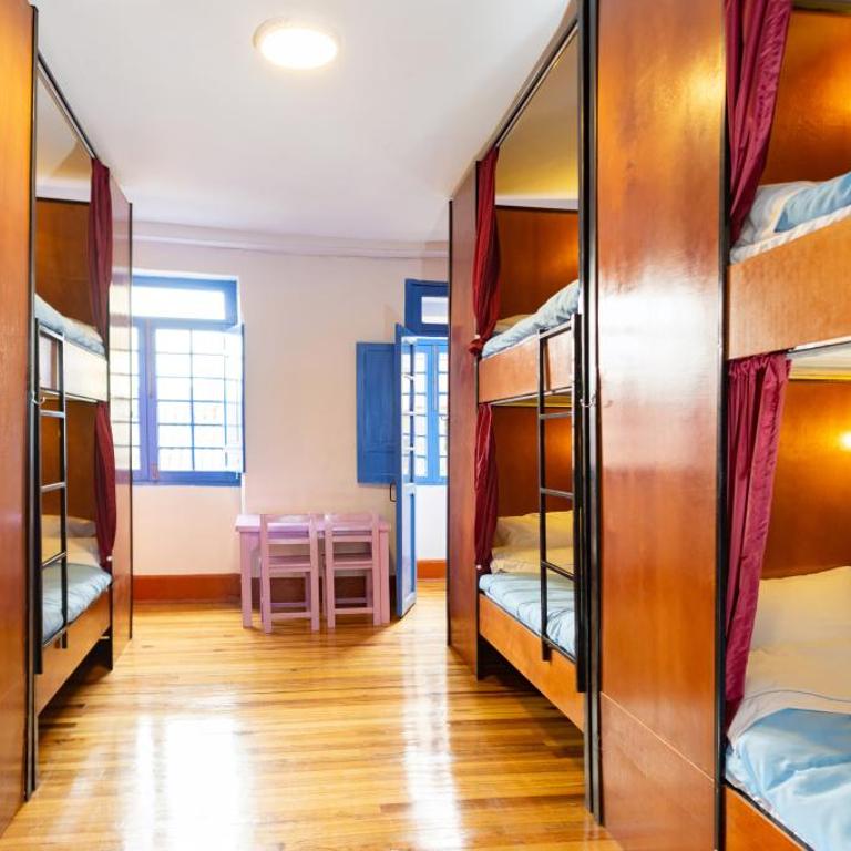 Granada Hostel - Cama en habitación compartida mixta de 8 camas - 5