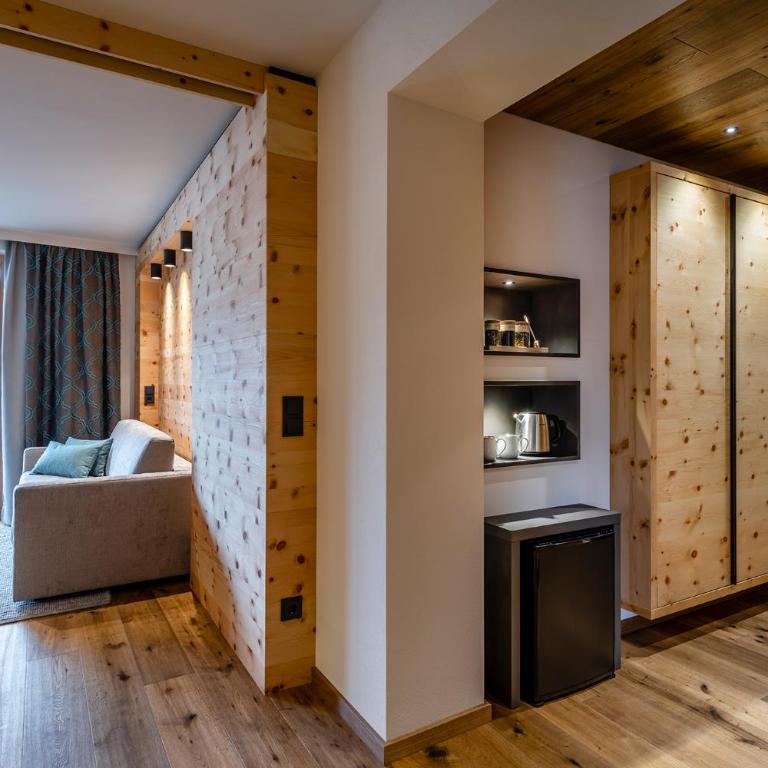 Hotel das Zwölferhaus - Suite mit Balkon - 5