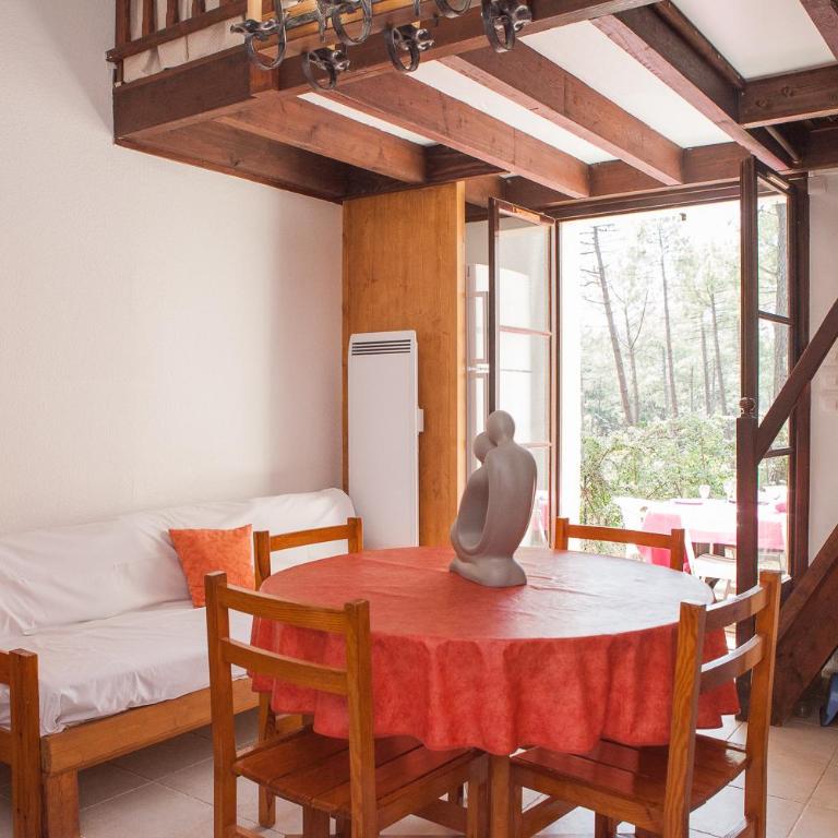 PROMO Maisonnette donnant sur la Pinède - Two-Bedroom House - 2