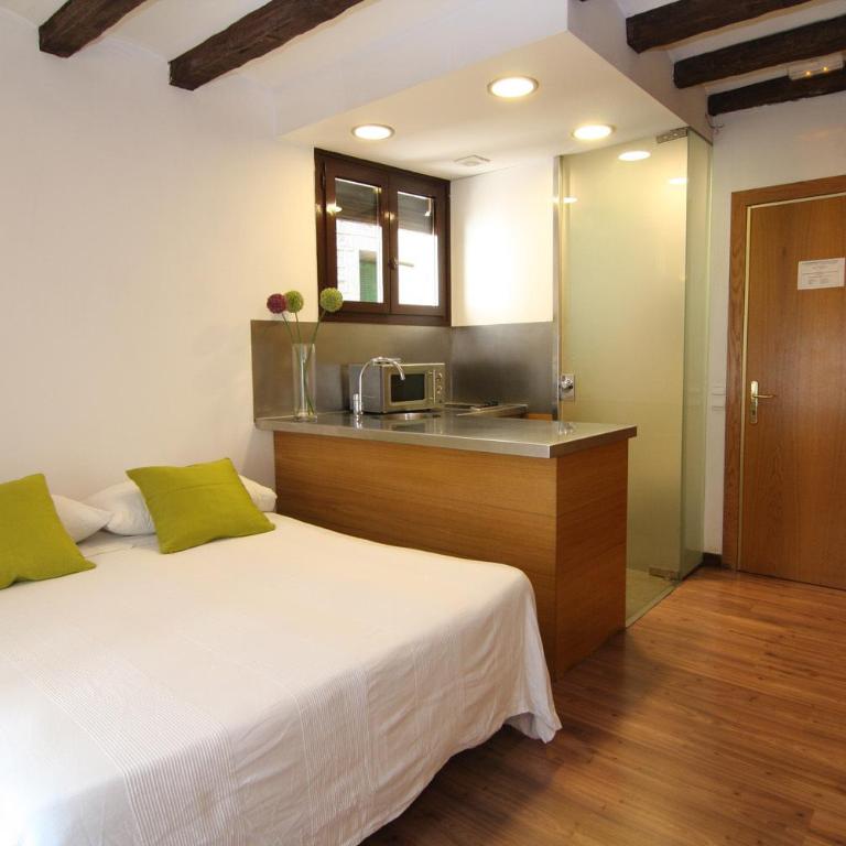 BCN2STAY Apartments - Studio with Balcony - 6