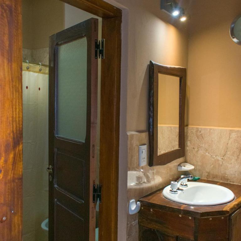 Kallpa - Triple Room with Private Bathroom - 3