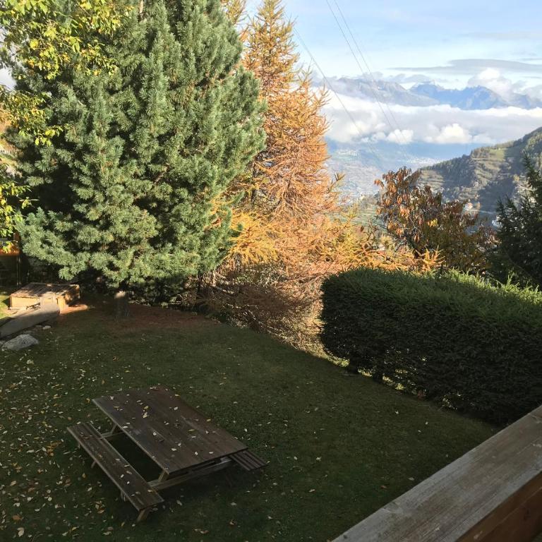 Chalet Lé Fèrtin - Three-Bedroom Chalet - 35