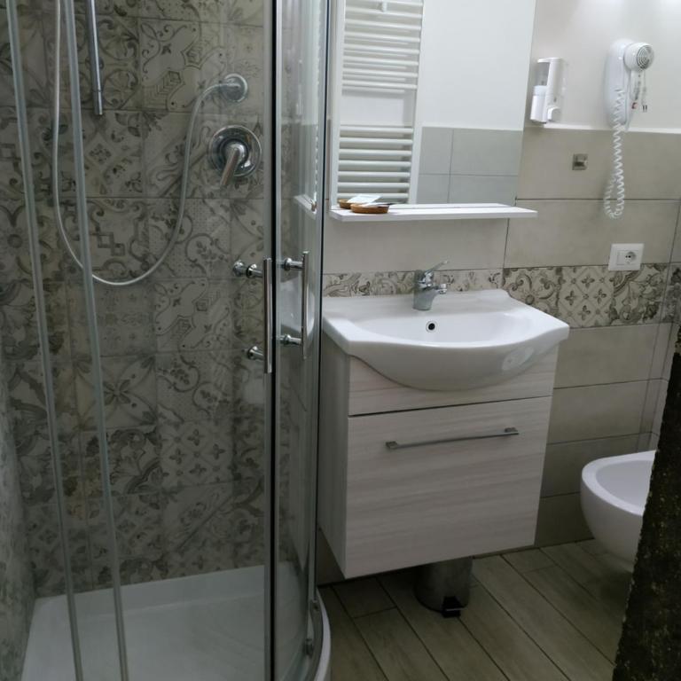 CASA ANNIO Holiday Viterbo - Appartamento Familiare con 1 Camera da Letto - 13