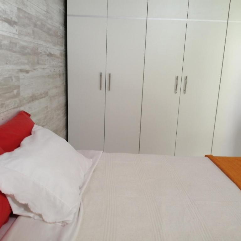 Granados - Double Room with Private Bathroom - 10