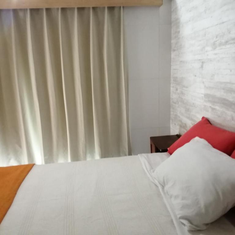 Granados - Double Room with Private Bathroom - 12