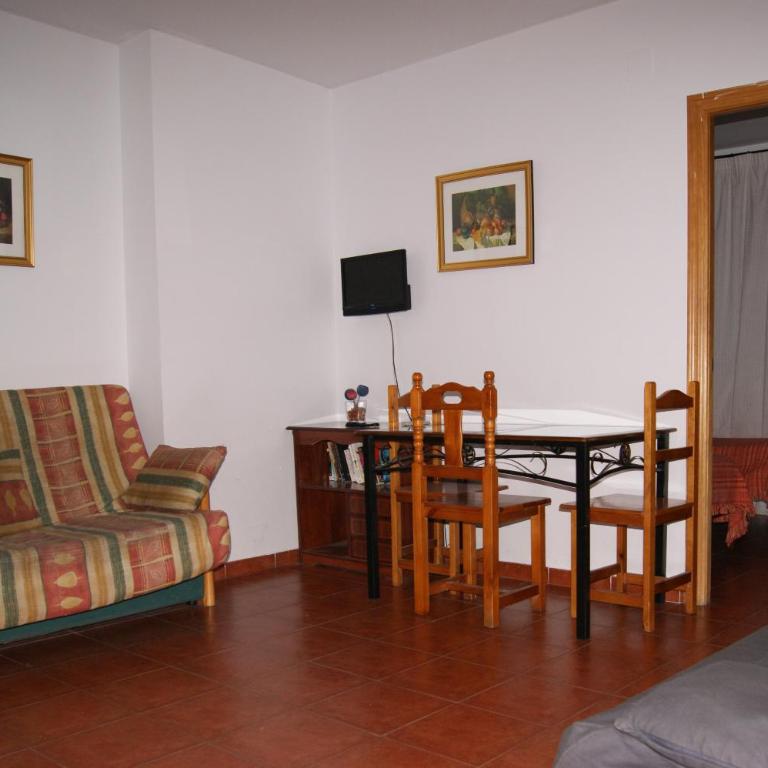 Hostal Alcazar I - Habitación Cuádruple (4 adultos) - 2