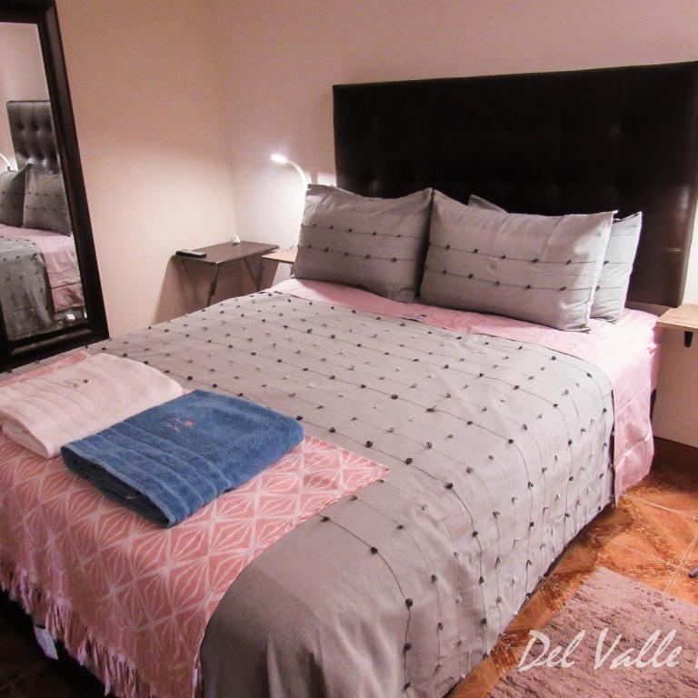 Del Valle House - Six-Bedroom House - 90