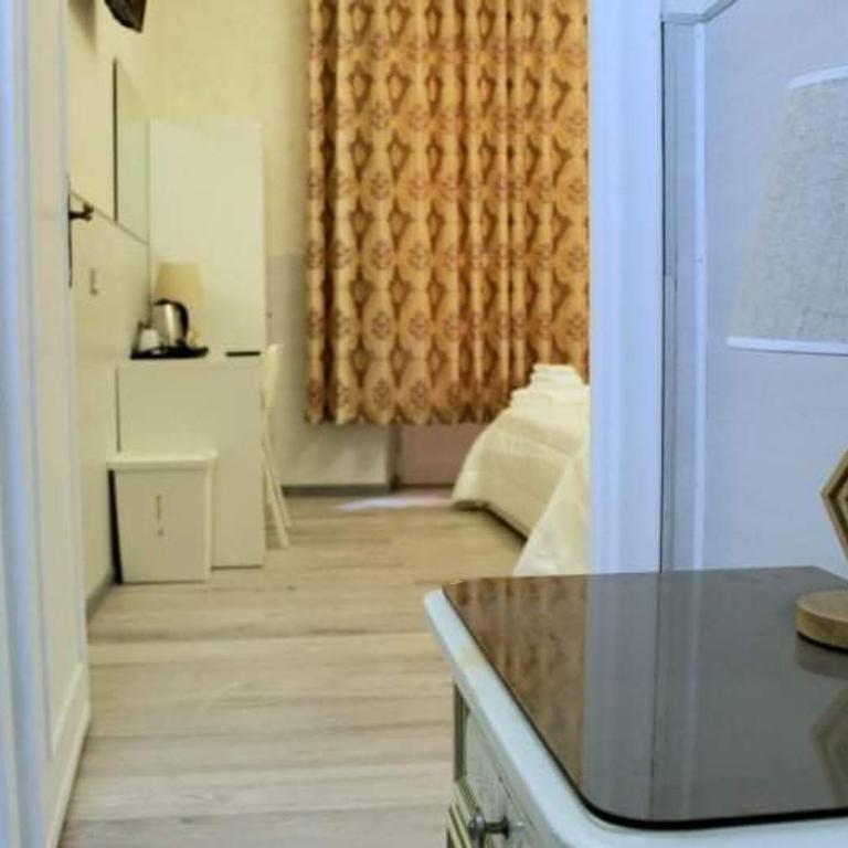 Oscar suite home - Camera Tripla Luxury con Balcone - 6