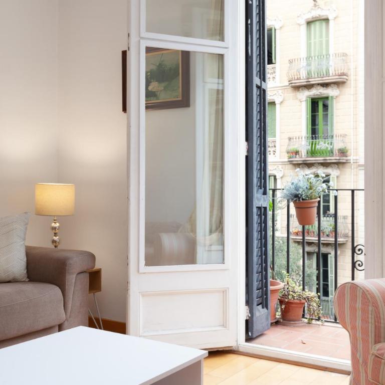 ENRIQUE GRANADOS - One-Bedroom Apartment - 6