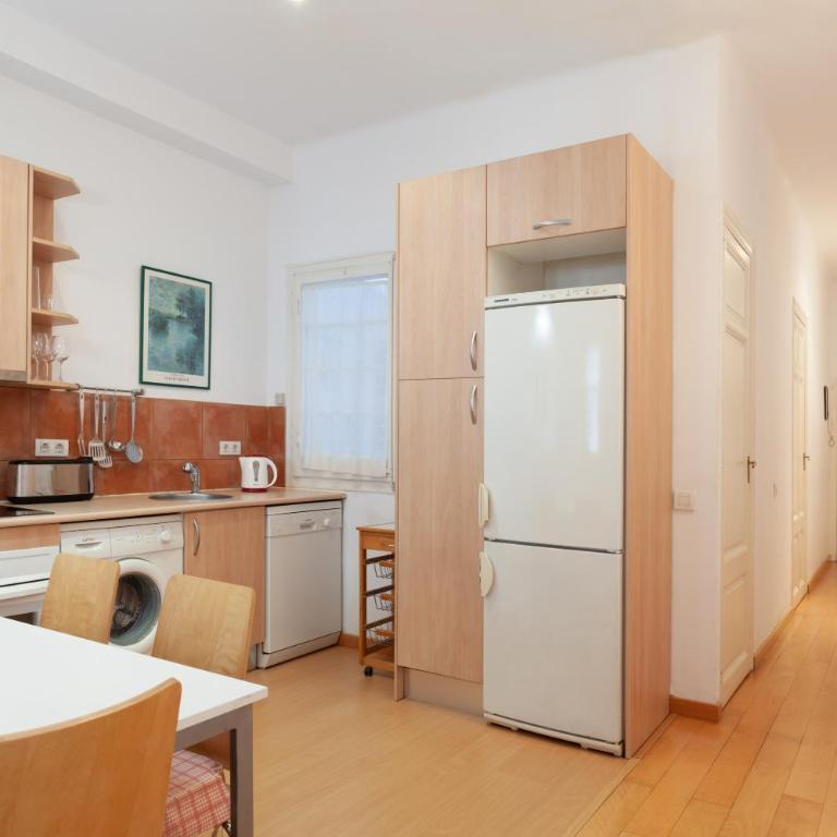 ENRIQUE GRANADOS - One-Bedroom Apartment - 7