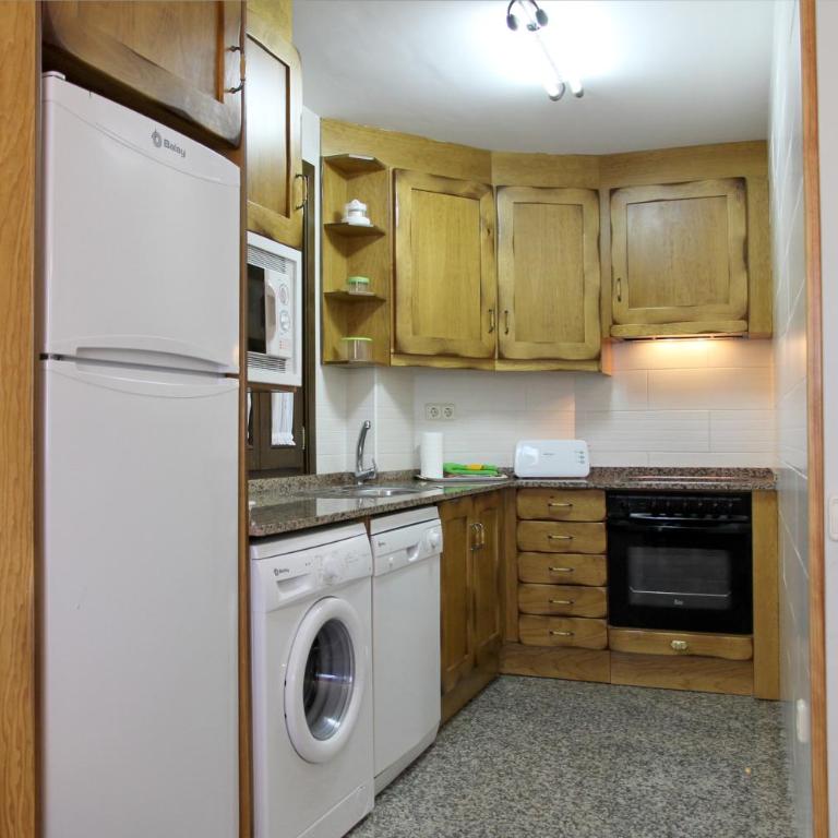 Casa Los Huertos - Four-Bedroom House I (7 Adults) - 10